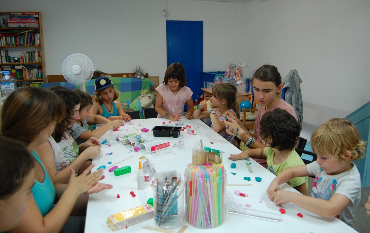 Arts & Crafts, La Colombina, manualitats Arts & crafts per a tots els públics Arts & Crafts
